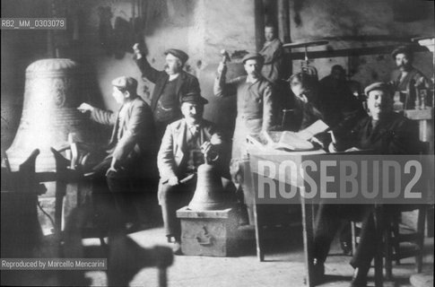 La Pntificia Fonderia Marinelli di Agnone (Isernia), agli inizi del Novecento / Marinelli Pontifical Foundry in Agnone (Isernia) at the beginning of the twentieth century - Reproduced by Marcello Mencarini
/Rosebud2