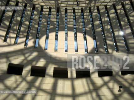 MART, Museum of Modern and Contemporary Art of Trento and Rovereto designed by Mario Botta and Giulio Andreolli / MART, Museo di arte moderna e contemporanea di Trento e Rovereto progettato da Mario Botta e Giulio Andreolli - ©Marcello Mencarini/Rosebud2