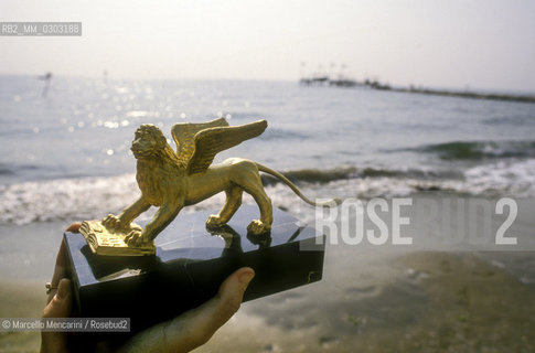 Venice Lido, Venice Film Festival.The Golden Lion Award given to the best movie in competition / Lido di Venezia, Mostra del Cinema di Venezia. Il premio Leone doro assegnato al miglior film in concorso  - ©Marcello Mencarini/Rosebud2