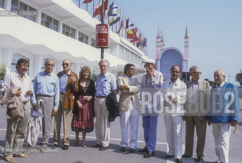 Venice Lido, Venice Film Festival 1984. The jury, chaired by Michelangelo Antonioni (from left: Günter Grass, Michelangelo Antonioni, Balthus, Erica Jong, Erland Josephson, Paolo Taviani, Yevgeny Yevtushenko, Vittorio Taviani, Goffredo Petrassi, Rafael Alberti) / Lido di Venezia, Mostra del Cinema di Venezia 1984. La giuria, presieduta da Michelangelo Antonioni (da sinistra: Günter Grass, Gunter Grass, Guenter Grass, Michelangelo Antonioni, Balthus, Erica Jong, Erland Josephson, Paolo Taviani, Evgeny Evtushenko, Vittorio Taviani, Goffredo Petrassi, Rafael Alberti) - ©Marcello Mencarini/Rosebud2
