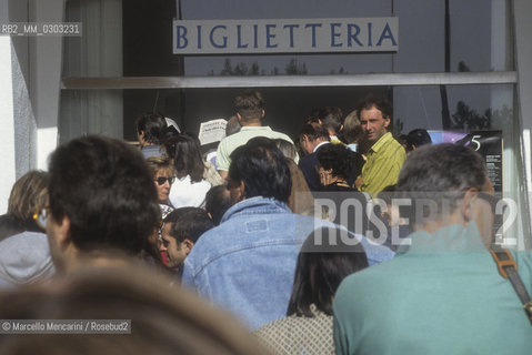 Venice Lido, Venice Film Festival 1985. Queue at the ticket office  / Lido di Venezia, Mostra del Cinema di Venezia 1985. Coda davanti alla biglietteria - ©Marcello Mencarini/Rosebud2