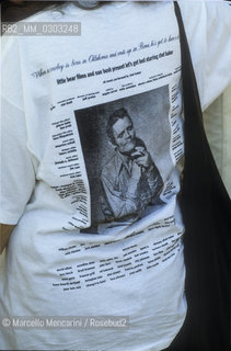 Venice Lido, Venice Film Festival, about 1985. T-shirt / Lido di Venezia, Mostra del Cinema di Venezia, 1985 circa. Maglietta - ©Marcello Mencarini/Rosebud2