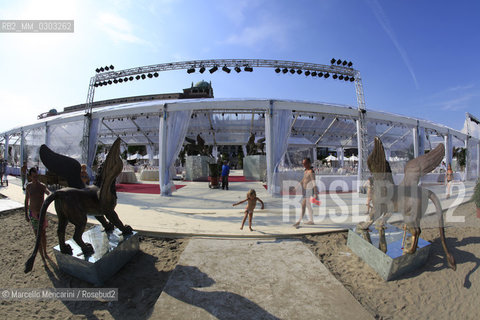 Venice Lido, Venice Film Festival 2009. Tent on the beach of the  Excelsior Hotel for the opening party / Lido di Venezia, Mostra del Cinema di Venezia 2009. Tendone sulla spiaggia dellHotel Excelsior per la festa di apertura - ©Marcello Mencarini/Rosebud2
