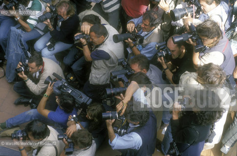 Venice Lido, Venice Film Festival 1988. Photographers at a photo call / Lido di Venezia, Mostra del Cinema di Venezia 1988. Fotografi a un photo call - ©Marcello Mencarini/Rosebud2