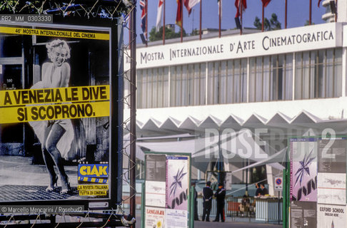 Venice Lido, Venice Film festival 1989. Poster of the festival in front of the Cinema Palace / Lido di Venezia, Mostra del Cinema di Venezia 1989. Manifesto della Mostra di fronte al Palazzo del Cinema - ©Marcello Mencarini/Rosebud2
