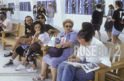 Venice Lido, Venice Film Festival, about 1990. Audience attending the festival / Lido di Venezia, Mostra del Cinema di Venezia, 1990 circa. Pubblico della Mostra - ©Marcello Mencarini/Rosebud2