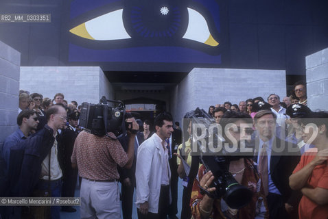 Venice Lido, Venice Film Festival, about 1990. Journalists and cameramen / Lido di Venezia, Mostra del Cinema di Venezia, 1990 circa. Giornalisti e operatori - ©Marcello Mencarini/Rosebud2