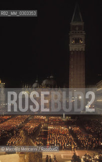 Venice, 1991. Final evening of the Venice Film Festival in St. Marks Square / Venezia, 1991. Serata finale della Mostra del Cinema di Venezia in piazza San Marco - ©Marcello Mencarini/Rosebud2
