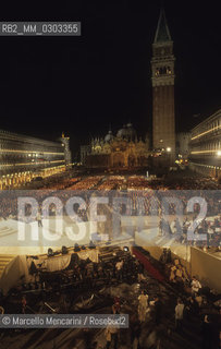 Venice, 1991. Final evening of the Venice Film Festival in St. Marks Square / Venezia, 1991. Serata finale della Mostra del Cinema di Venezia in piazza San Marco - ©Marcello Mencarini/Rosebud2