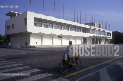 Venice Lido, Venice Film festival, about 1993. Cinema Palace  / Lido di venezia, Mostra del Cinema, 1993 circa. Palazzo del Cinema - ©Marcello Mencarini/Rosebud2