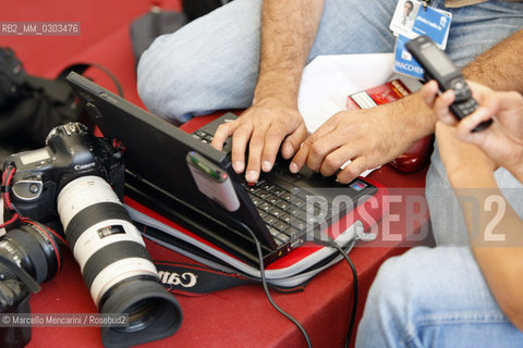 Venice Lido, Venice Film Festival 2007. Photographers in the press room / Lido di Venezia. Mostra del Cinema di Venezia 2007. Fotografi in sala stampa - ©Marcello Mencarini/Rosebud2