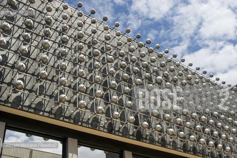 Silberne Frequenz (Silver Frequency) by Otto Piene, a relief on the façade of the LWL-State Museum of art and cultural history - ©Marcello Mencarini/Rosebud2