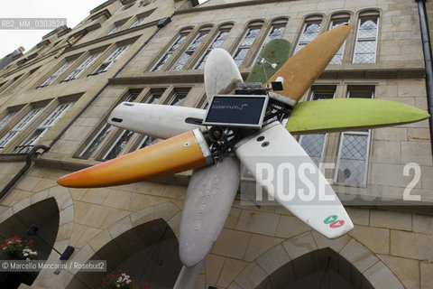 Münster, Prinzipalmarkt 41, Skulpur Projekte. Flower for Münster by Marko Lehanka - ©Marcello Mencarini/Rosebud2