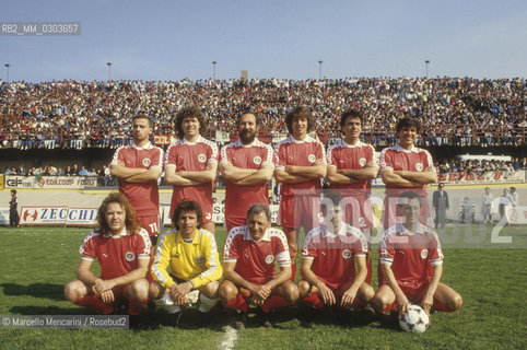 Italian National Singers Football Team, 1987 / Nazionale italiana cantanti, 1987 (Eros Ramazzotti, Lanfranco Carnacina, Andrea Mingardi, Sandro Giacobbe, Riccardo Fogli, Gianni Morandi, Umberto Tozzi, Paolo Mengoli, Mogol, Luca Barbarossa, Gianni Bella) - ©Marcello Mencarini/Rosebud2