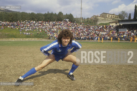 Italian National Singers Football Team, 1987. Singer Lanfranco Carnacina on the game field  / Nazionale italiana cantanti, 1987. Il cantante Lanfranco Carnacina in campo- ©Marcello Mencarini/Rosebud2
