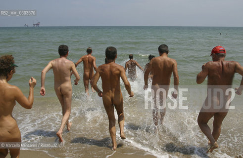 Naturist beach at Lido di Dante (Ravenna), June 2003 - Spiaggia naturista al Lido di Dante (Ravenna), giugno 2003 - ©Marcello Mencarini/Rosebud2