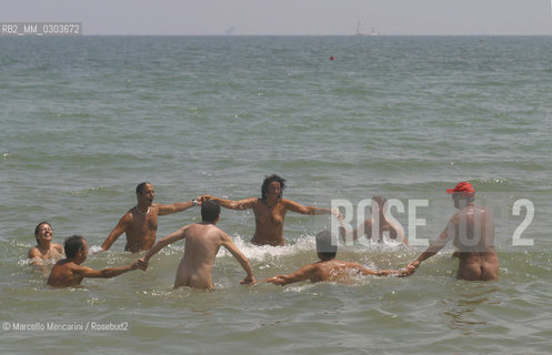 Naturist beach at Lido di Dante (Ravenna), June 2003 - Spiaggia naturista al Lido di Dante (Ravenna), giugno 2003 - ©Marcello Mencarini/Rosebud2