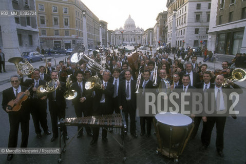 Rome, 1992. Santa Cecilia Academy Orchestra in front of the  Auditorium Pio XII at Via della Conciliazione / Roma, 1992. Lorchestra dellAccademia Nazionale di Santa Cecilia davanti all Auditorium Pio XII in Via della Conciliazione - ©Marcello Mencarini/Rosebud2