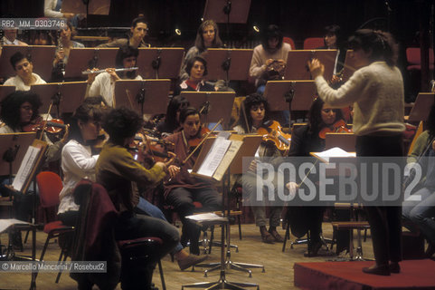 Female orchestra Clara Wieck (1992) / Orchestra femminile Clara Wieck (1992) - ©Marcello Mencarini/Rosebud2