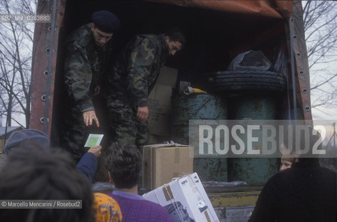 Resnik (Croatia), 1992. Refugee camp / Resnik (Croazia), 1992. Campo profughi - ©Marcello Mencarini/Rosebud2