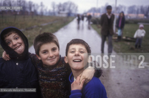 Resnik (Croatia), 1992. Refugee camp / Resnik (Croazia), 1992. Campo profughi - ©Marcello Mencarini/Rosebud2