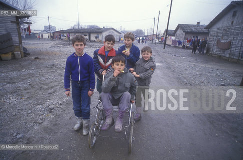 Resnik (Croatia), 1992. Refugee camp / Resnik (Croazia), 1992. Campo profughi - ©Marcello Mencarini/Rosebud2