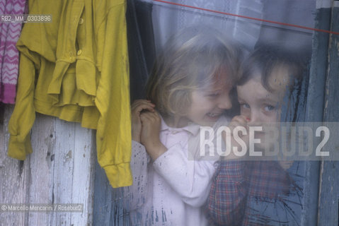 Resnik (Croatia), 1992. Refugee camp / Resnik (Croazia), 1992. Campo profughi - ©Marcello Mencarini/Rosebud2
