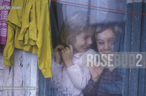 Resnik (Croatia), 1992. Refugee camp / Resnik (Croazia), 1992. Campo profughi - ©Marcello Mencarini/Rosebud2