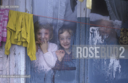 Resnik (Croatia), 1992. Refugee camp / Resnik (Croazia), 1992. Campo profughi - ©Marcello Mencarini/Rosebud2