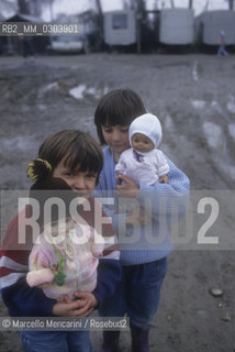 Resnik (Croatia), 1992. Refugee camp / Resnik (Croazia), 1992. Campo profughi - ©Marcello Mencarini/Rosebud2