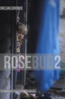 Resnik (Croatia), 1992. Refugee camp / Resnik (Croazia), 1992. Campo profughi - ©Marcello Mencarini/Rosebud2