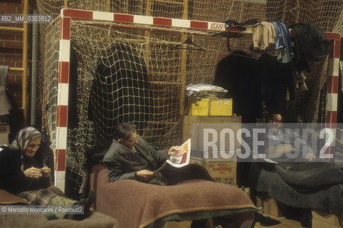 Zagreb (Croatia), 1992. Refugee camp / Zagabria (Croazia) 1992. Campo profughi - ©Marcello Mencarini/Rosebud2