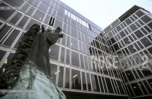 Statue Dying Horse by Francesco Messina in front of the RAI Italian public television headquarters on Viale Mazzini in Rome / La statua Cavallo morente di Francesco Messina davanti alla sede RAI di Via Teulada a Roma - ©Marcello Mencarini/Rosebud2