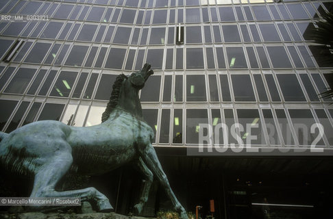 Statue Dying Horse by Francesco Messina in front of the RAI Italian public television headquarters on Viale Mazzini in Rome / La statua Cavallo morente di Francesco Messina davanti alla sede RAI di Via Teulada a Roma - ©Marcello Mencarini/Rosebud2