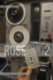 Rome, 1985. RCA - audiocassette manifacturing / Roma, 1985. RCA - produzione di audiocassette - ©Marcello Mencarini/Rosebud2