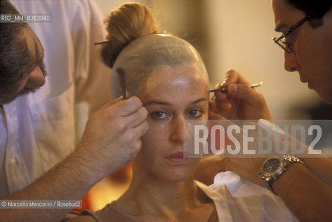 Rome, 1998. Eva Robins during the make-up before performing in Salome based on the Oscar Wildes tragedy and directed by Alberto Casari / Roma, 1998. Lattrice Eva Robins al trucco prima di recitare come protagonista in Salomè, tratto dallomonima tragedia di Oscar Wilde, con la regia di Alberto Casari - ©Marcello Mencarini/Rosebud2