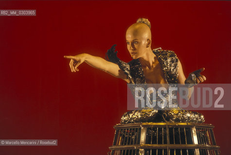 Rome, 1998. Actress Eva Robins during a rehearsal of Salome based on the Oscar Wildes tragedy and directed by Alberto Casari / Roma, 1998. Lattrice Eva Robins durante una prova di Salomè, tratto dallomonima tragedia di Oscar Wilde, con la regia di Alberto Casari - ©Marcello Mencarini/Rosebud2