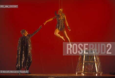 Rome, 1998. Actors Eva Robins and Aldo Reggiani during a rehearsal of Salome based on the Oscar Wildes tragedy and directed by Alberto Casari / Roma, 1998. Gli attori Eva Robins e Aldo reggiani durante una prova di Salomè, tratto dallomonima tragedia di Oscar Wilde, con la regia di Alberto Casari - ©Marcello Mencarini/Rosebud2