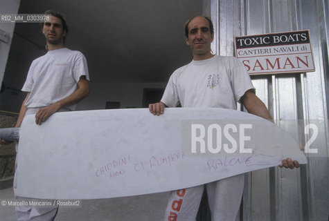 Center for drug addiction rehabilitation Comunità Saman in Latina, Boatyard Toxic Boats, 1994 / La Comunità Saman di Latina per la riabilitazione dei tossicodipendenti, Il cantiere navale Toxic Boats, 1994 - ©Marcello Mencarini/Rosebud2