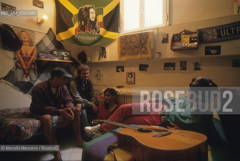 A bedroom in the Center for drug addiction rehabilitation Comunità Saman in Latina, 1994 / Una camera da letto nella Comunità Saman di Latina per la riabilitazione dei tossicodipendenti, 1994 - ©Marcello Mencarini/Rosebud2