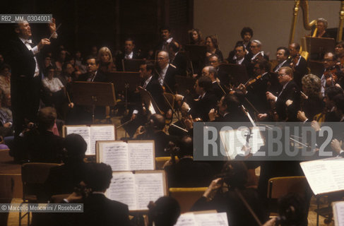 Rome, Pius XII Auditorium at Via della Conciliazione, concert hall of the Santa Cecilia Academy Orchestra (about 1980). Santa Cecilia Academy orchestra conducted by Georges Prêtre / Roma, Auditorium Pio XII in Via della Conciliazione, sede dei concerti dellAccademia di Santa Cecilia (1980 circa). LOrchestra di Santa Cecilia diretta da Georges Prêtre - ©Marcello Mencarini/Rosebud2