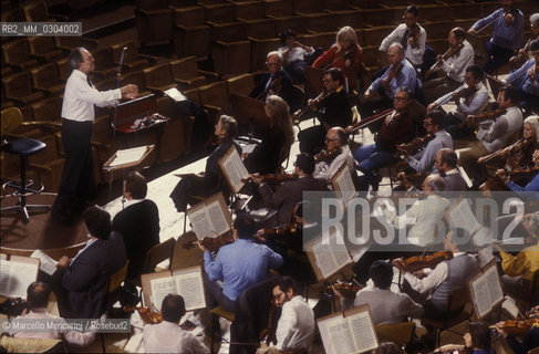 Rome, Pius XII Auditorium at Via della Conciliazione, concert hall of the Santa Cecilia Academy Orchestra, 1995. Santa Cecilia Academy orchestra conducted by Wolfgang Sawallisch / Roma, Auditorium Pio XII in Via della Conciliazione, sede dei concerti dellAccademia di Santa Cecilia, 1995. LOrchestra di Santa Cecilia diretta da Wolfgang Sawallisch - ©Marcello Mencarini/Rosebud2