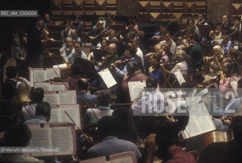 Rome, Pius XII Auditorium at Via della Conciliazione, concert hall of the Santa Cecilia Academy Orchestra, 1995. Santa Cecilia Academy orchestra conducted by Daniele Gatti / Roma, Auditorium Pio XII in Via della Conciliazione, sede dei concerti dellAccademia di Santa Cecilia, 1995. LOrchestra di Santa Cecilia diretta da Daniele Gatti - ©Marcello Mencarini/Rosebud2