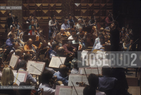 Rome, Pius XII Auditorium at Via della Conciliazione, concert hall of the Santa Cecilia Academy Orchestra, 1995. Santa Cecilia Academy orchestra conducted by Daniele Gatti / Roma, Auditorium Pio XII in Via della Conciliazione, sede dei concerti dellAccademia di Santa Cecilia, 1995. LOrchestra di Santa Cecilia diretta da Daniele Gatti - ©Marcello Mencarini/Rosebud2