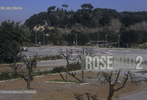 Rome, 1995.  Construction site of new Auditorium Parco della Musica in Rome designed by Renzo Piano, coming concert hall of the Santa Cecilia Academy Orchestra / Roma, 1995. Area dove verrà costruito il Nuovo Auditorium Parco della Musica progettato da Renzo Piano, futura sede dei concerti dellOrchestra dellAccademia di Santa Cecilia  - ©Marcello Mencarini/Rosebud2