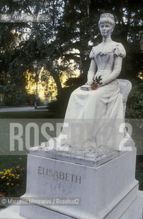 Merano, South Tyrol, about 1985. Monument to Empress Elizabeth from Austria, also known as Sissi, wife of Emperor Franz Joseph I / Merano, Sud Tirolo, 1985 circa. Monumento allimperatrice Elisabetta, nota anche come Sissi,  moglie dellimperatore Francesco Giuseppe I - ©Marcello Mencarini/Rosebud2