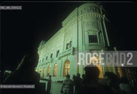 Havana (Cuba), July 1999. Amedeo Roldan Theater just before Claudio Abbados concert on occasion of the musical instruments collection for Cuba promoted by himself / LAvana (Cuba), luglio 1999. Il Teatro Amedeo Roldan poco prima del concerto diretto da Claudio Abbado in occasione della raccolta di strumenti musicali per Cuba da lui promossa - ©Marcello Mencarini/Rosebud2