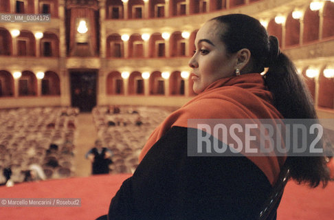 Rome Opera House, January 8, 2000. Venezuelan soprano ines Salazar poses during a rehearsal of Tosca by Giacomo Puccini, performed on occasion of its centenary in the same theater of its debut (directed by Franco Zeffirelli, conducted by Placido Domingo, starring Ines Salazar and Luciano Pavarotti) / Roma, Teatro dellOpera, 8 gennaio 2000. Il soprano Ines Salazar posa durante le prove di Tosca di Giacomo Puccini, rappresentata cento anni dopo nello stesso teatro del suo debutto (regia: Franco Zeffirelli, direttore dorchestra: Placido Domingo, protagonisti: Ines Salazar e Luciano Pavarotti) - ©Marcello Mencarini/Rosebud2