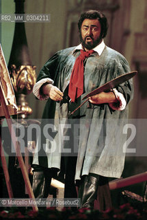 Rome Opera House, January 12, 2000. Tenor Luciano Pavarotti as Cavaradossi in Tosca by Giacomo Puccini, performed on occasion of its centenary in the same theater of its debut (directed by Franco Zeffirelli, conducted by Placido Domingo, starring Ines Salazar and Luciano Pavarotti) / Roma, Teatro dellOpera, 12 gennaio 2000. Il tenore Luciano Pavarotti nel ruolo di Cavaradossi in Tosca di Giacomo Puccini, rappresentata cento anni dopo nello stesso teatro del suo debutto (regia: Franco Zeffirelli, direttore dorchestra: Placido Domingo, protagonisti: Ines Salazar e Luciano Pavarotti) - ©Marcello Mencarini/Rosebud2