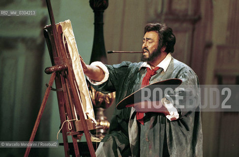 Rome Opera House, January 12, 2000. Tenor Luciano Pavarotti as Cavaradossi in Tosca by Giacomo Puccini, performed on occasion of its centenary in the same theater of its debut (directed by Franco Zeffirelli, conducted by Placido Domingo, starring Ines Salazar and Luciano Pavarotti) / Roma, Teatro dellOpera, 12 gennaio 2000. Il tenore Luciano Pavarotti nel ruolo di Cavaradossi in Tosca di Giacomo Puccini, rappresentata cento anni dopo nello stesso teatro del suo debutto (regia: Franco Zeffirelli, direttore dorchestra: Placido Domingo, protagonisti: Ines Salazar e Luciano Pavarotti) - ©Marcello Mencarini/Rosebud2